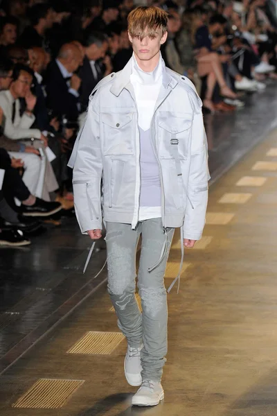 Look 27